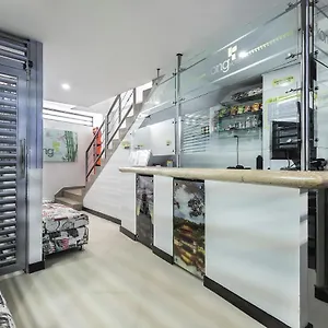 2* Hotel Kong
